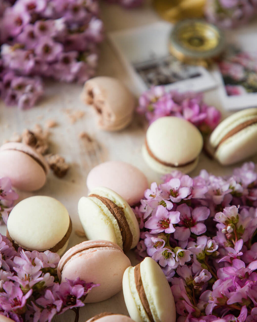 macaroons with flowers